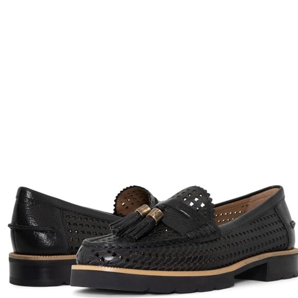 Donald Pliner Women's Slip on Tassel Perforated Loafer Flats 8 - Picture 1 of 4